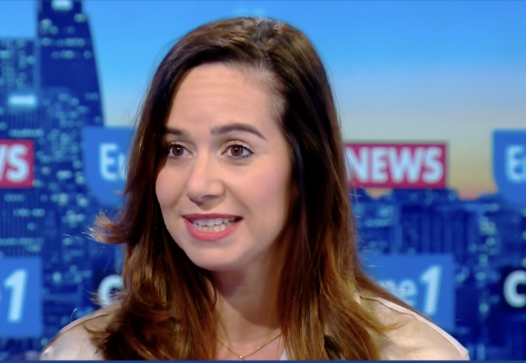 Sarah Knafo veut mettre fin au « déclin socialiste » en unissant la droite à Paris 