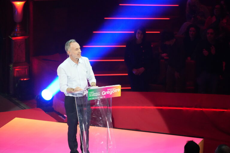 Au Cirque d’Hiver, Emmanuel Grégoire mobilise la gauche parisienne face au spectre d’une alliance Dati–Knafo